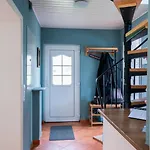 Mit Kamin, Eingezaeuntem Garten Und Gutshofsauna! * Rabenholz