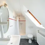 Mit Kamin, Eingezaeuntem Garten Und Gutshofsauna! *