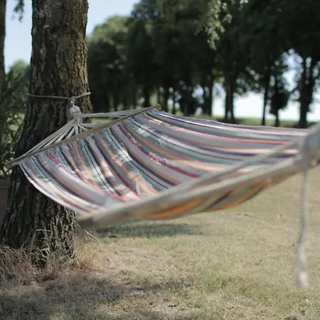 Mit Kamin, Eingezaeuntem Garten Und Gutshofsauna! * Rabenholz