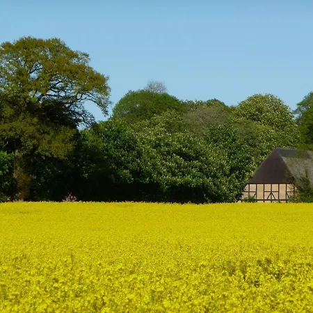 Mit Kamin, Eingezaeuntem Garten Und Gutshofsauna! Dom wakacyjny