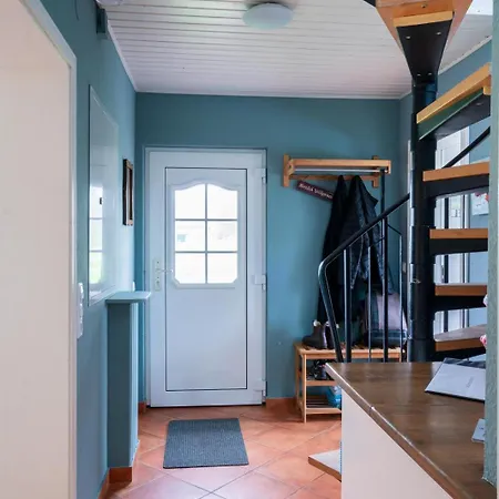 Mit Kamin, Eingezaeuntem Garten Und Gutshofsauna! *