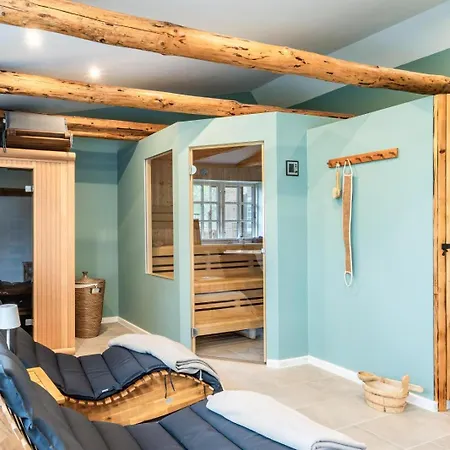 Prázdninový dům Landhaus Auf Gut Priesholz Mit Grossem Eingezaeuntem Garten, Kamin Und Gutshofsauna Nahe Der Ostsee Rabenholz