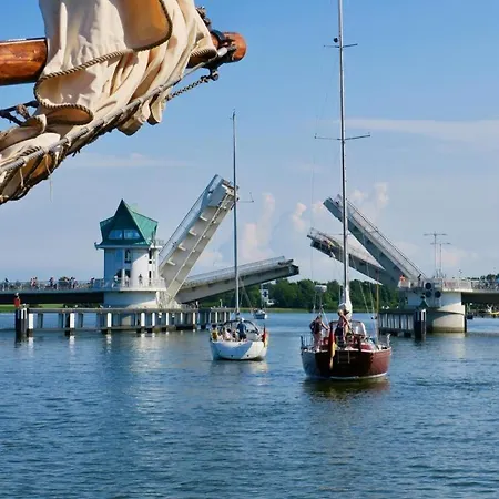 Prázdninový dům Landhaus Auf Gut Priesholz Mit Grossem Eingezaeuntem Garten, Kamin Und Gutshofsauna Nahe Der Ostsee Rabenholz